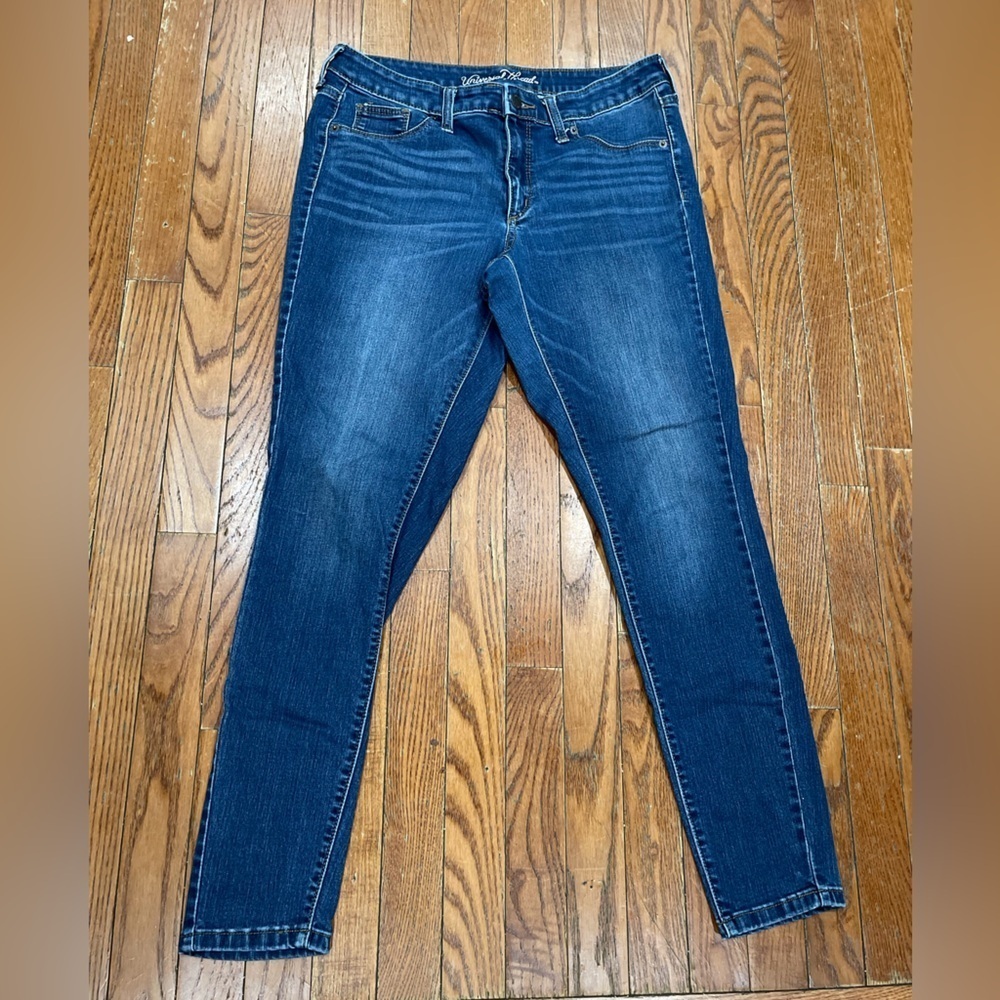 Universal Thread Medium Blue Denim Jeans